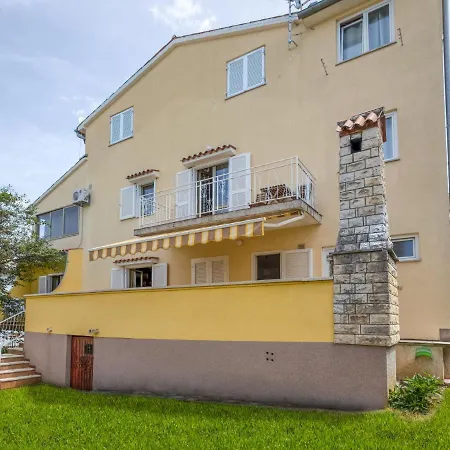 Appartamento Daria-3 By Interhome