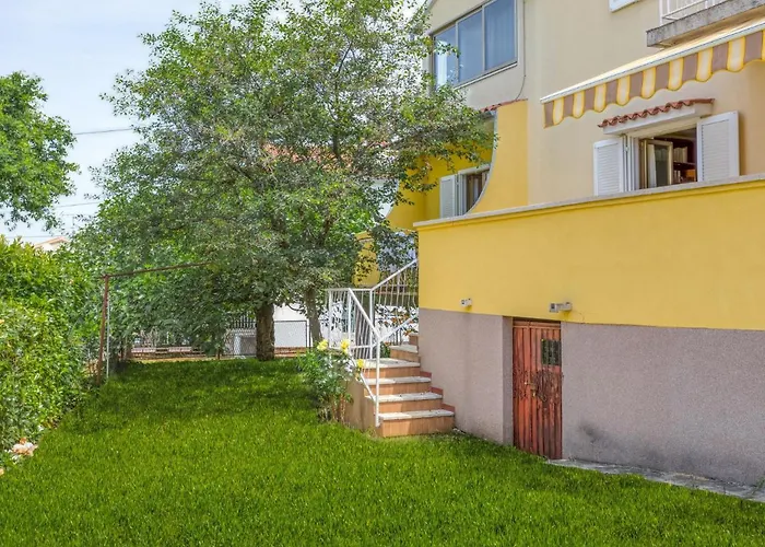 アパート Daria-3 By Interhome *