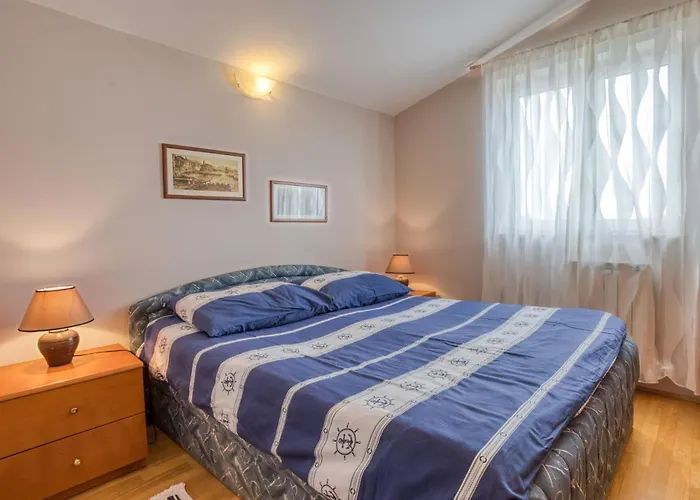 Daria-3 By Interhome Πόρετς